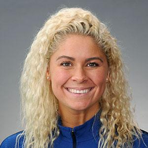 Elizabeth Beisel headshot.