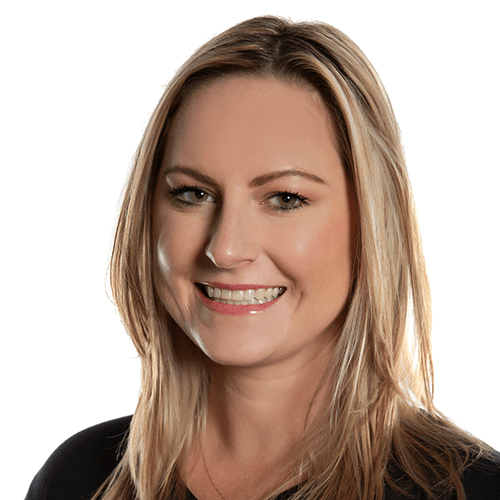 Victoria Cates headshot.