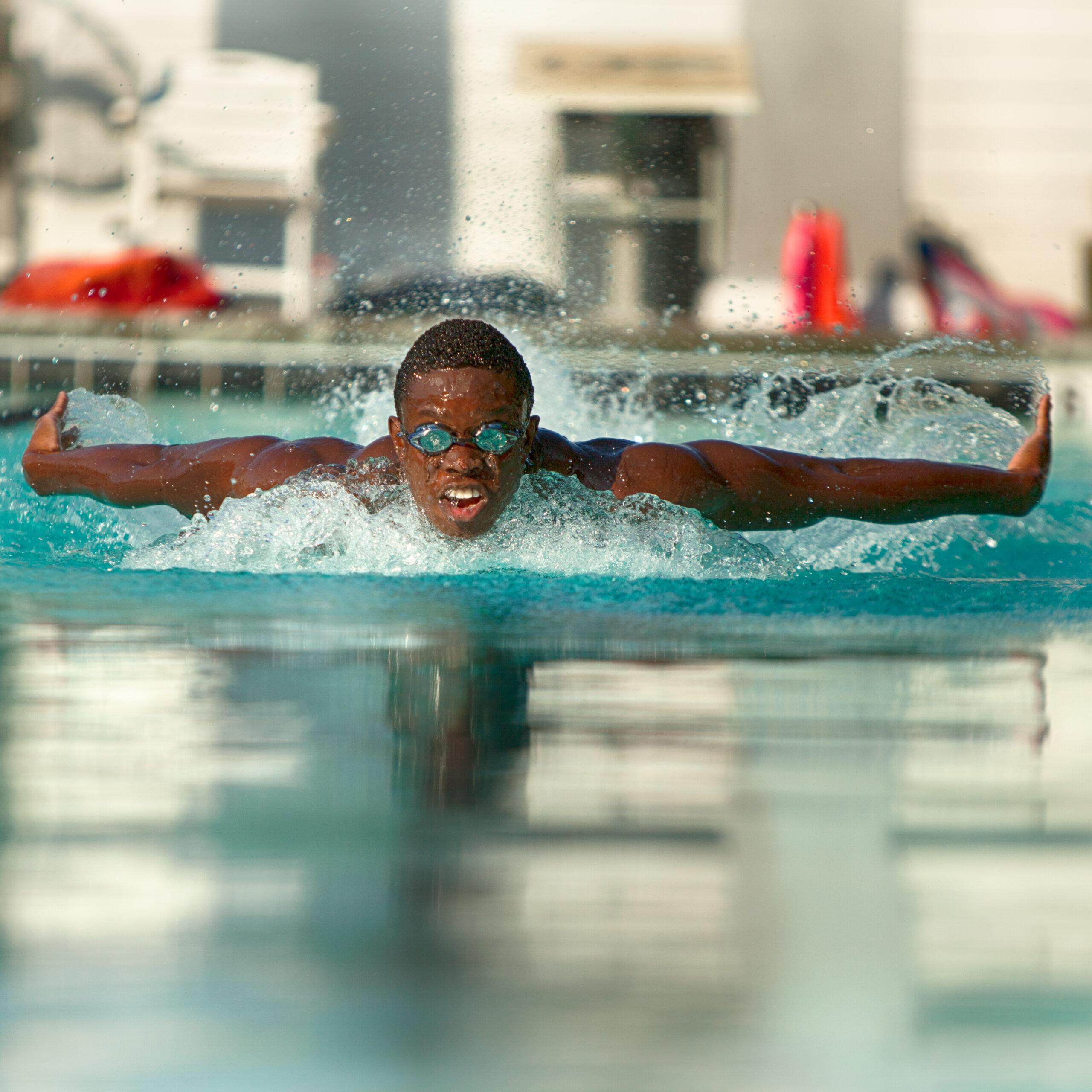 boy swimming_sq