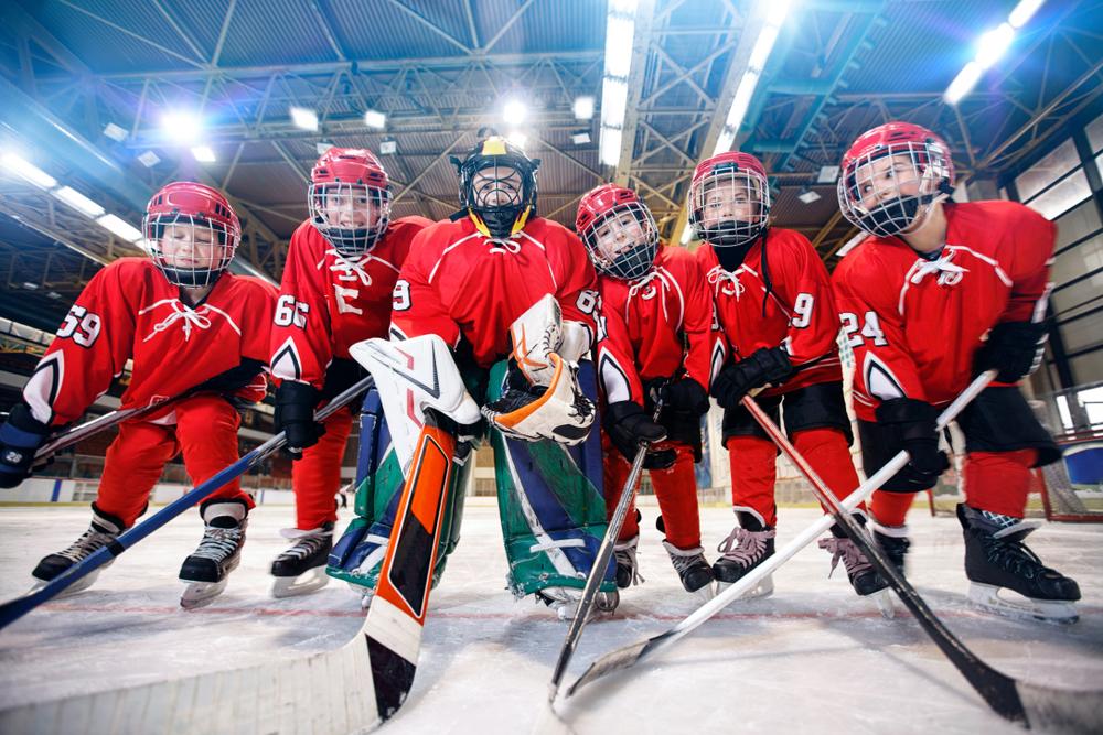Young hockey team on ice.