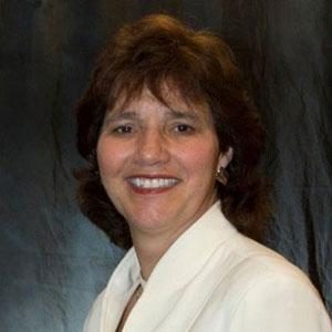 Roberta Kraus headshot.